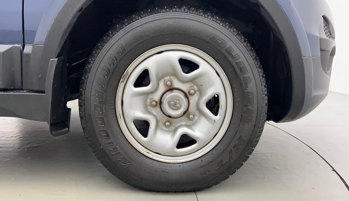 2018 Tata Hexa Varicor 320 XE, Diesel, Manual, 29,808 km, Right Front Tyre