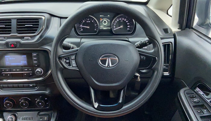 2018 Tata Hexa Varicor 320 XE, Diesel, Manual, 29,808 km, Steering Wheel Close-up