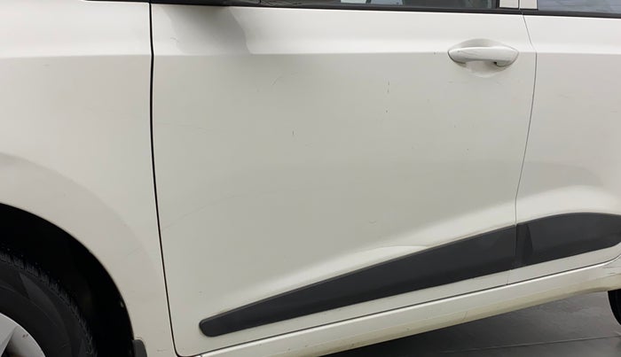2015 Hyundai Grand i10 SPORTZ 1.1 CRDI, Diesel, Manual, 88,815 km, Front passenger door - Minor scratches