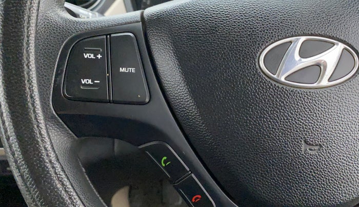 2015 Hyundai Grand i10 SPORTZ 1.1 CRDI, Diesel, Manual, 88,815 km, Steering wheel - Sound system control not functional