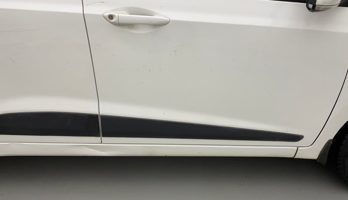 2015 Hyundai Grand i10 SPORTZ 1.1 CRDI, Diesel, Manual, 88,815 km, Driver-side door - Slightly dented