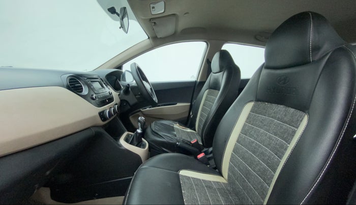 2015 Hyundai Grand i10 SPORTZ 1.1 CRDI, Diesel, Manual, 88,815 km, Right Side Front Door Cabin