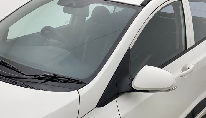 2015 Hyundai Grand i10 SPORTZ 1.1 CRDI, Diesel, Manual, 88,815 km, Left A pillar - Slight discoloration