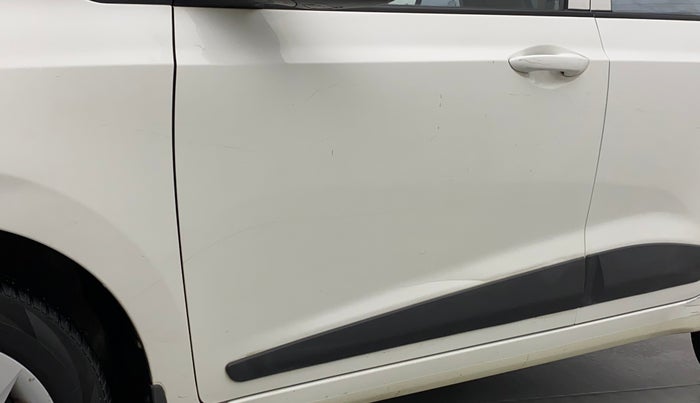 2015 Hyundai Grand i10 SPORTZ 1.1 CRDI, Diesel, Manual, 88,815 km, Front passenger door - Slightly dented