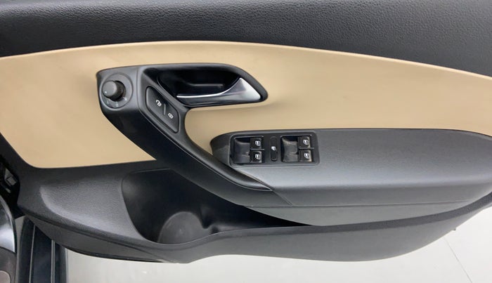 2015 Volkswagen Polo HIGHLINE1.2L PETROL, Petrol, Manual, 64,144 km, Driver Side Door Panels Control