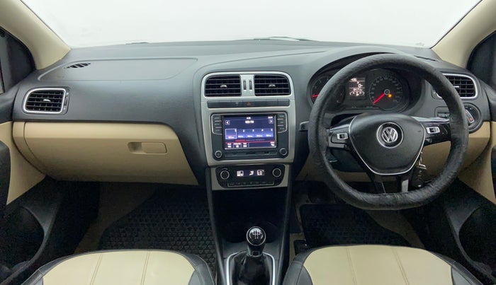 2015 Volkswagen Polo HIGHLINE1.2L PETROL, Petrol, Manual, 64,144 km, Dashboard View