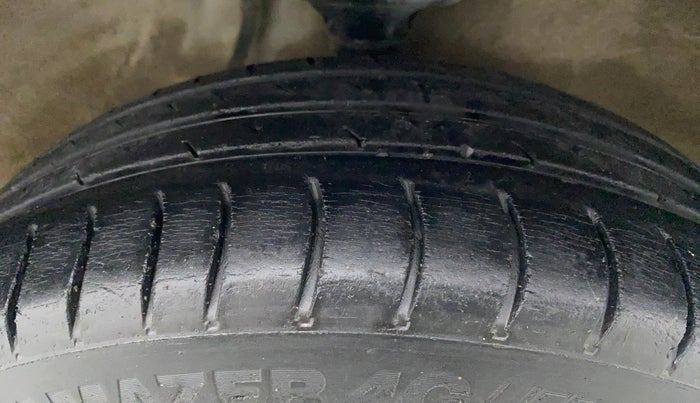 2014 Maruti Alto K10 VXI, Petrol, Manual, 96,327 km, Right Front Tyre Tread