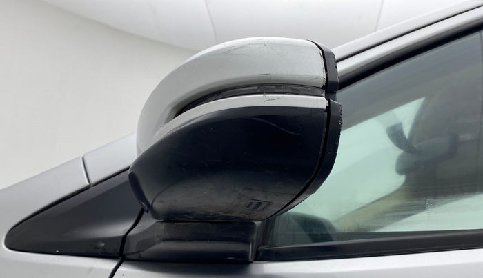 2015 Honda City 1.5L I-DTEC V, Diesel, Manual, 1,10,396 km, Left rear-view mirror - Cover has minor damage