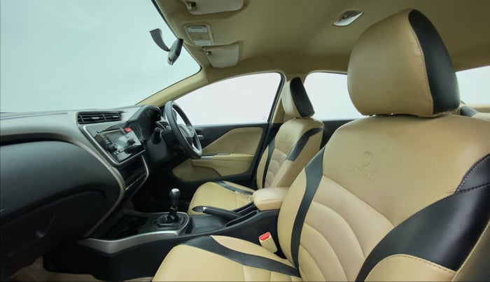 2015 Honda City 1.5L I-DTEC V, Diesel, Manual, 1,09,919 km, Right Side Front Door Cabin