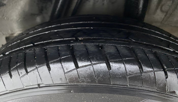 2015 Honda City 1.5L I-DTEC V, Diesel, Manual, 1,09,919 km, Left Rear Tyre Tread