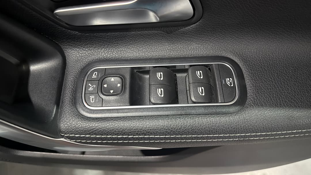 2018 Mercedes-benz A200 A200, Automatic, 52830 km, Drivers Side Door Panel Controls