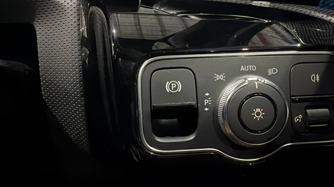2018 Mercedes-benz A200 A200, Automatic, 52830 km, Handbrake