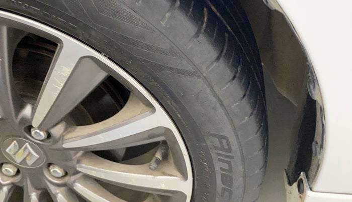 2019 Maruti Ciaz ALPHA 1.5 SHVS PETROL, Petrol, Manual, 52,040 km, Left front tyre - Minor crack