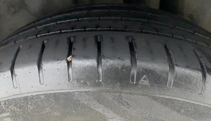 2019 Maruti Ciaz ALPHA 1.5 SHVS PETROL, Petrol, Manual, 52,040 km, Left Rear Tyre Tread