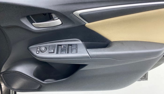 2017 Honda Jazz 1.2 V AT, Petrol, Automatic, 37,738 km, Driver Side Door Panels Control