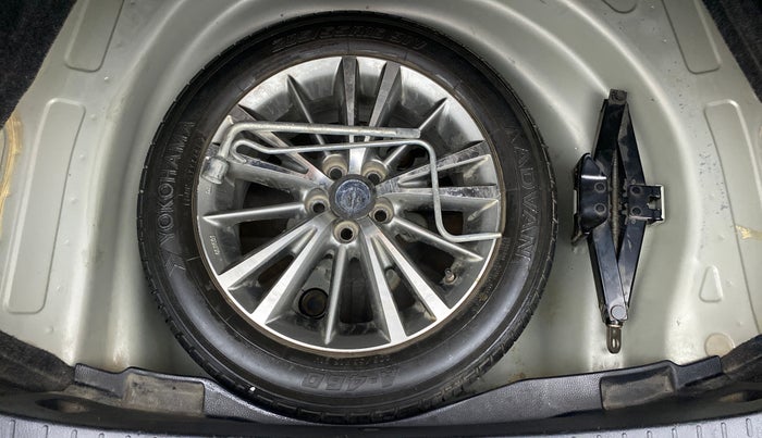 2015 Toyota Corolla Altis VL CVT PETROL, Petrol, Automatic, 87,323 km, Spare Tyre
