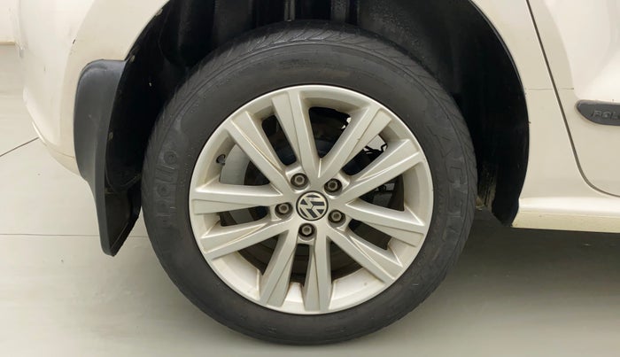 2013 Volkswagen Polo HIGHLINE1.2L, Petrol, Manual, 29,549 km, Right Rear Wheel