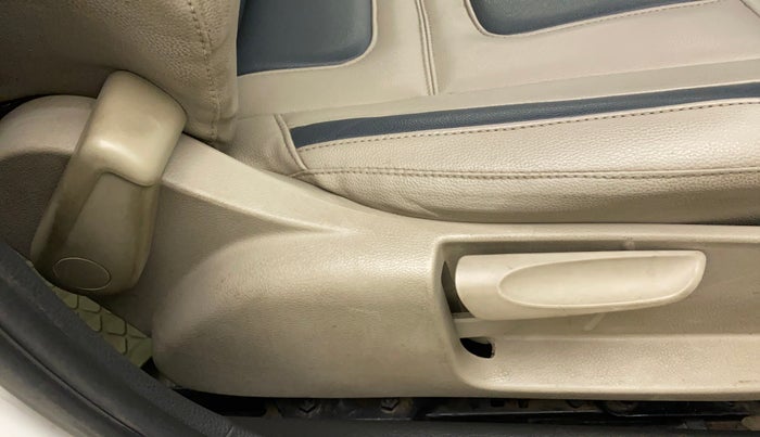 2013 Volkswagen Polo HIGHLINE1.2L, Petrol, Manual, 29,549 km, Driver Side Adjustment Panel
