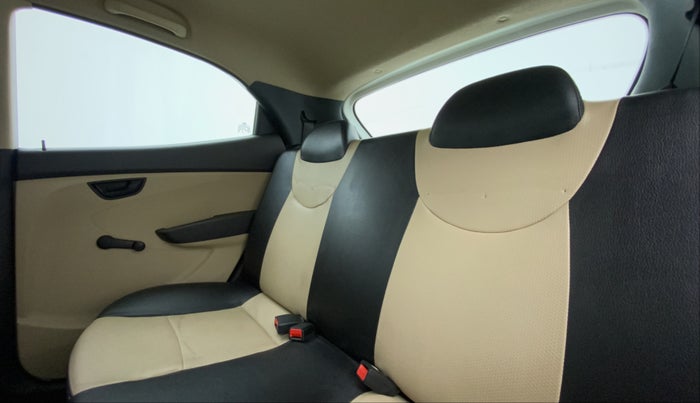 2015 Hyundai Eon ERA PLUS, CNG, Manual, 90,023 km, Right Side Rear Door Cabin