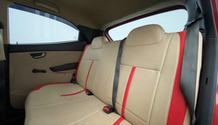 2014 Hyundai Eon SPORTZ, Petrol, Manual, 51,074 km, Right Side Rear Door Cabin