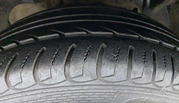2016 Ford Ecosport 1.5 TITANIUM TI VCT, Petrol, Manual, 20,495 km, Right Front Tyre Tread