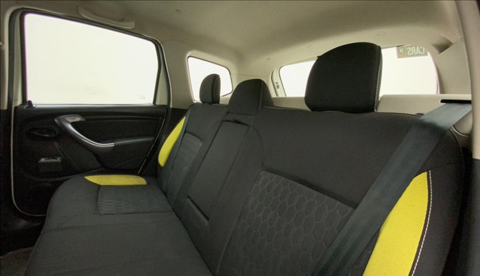 2014 Renault Duster 85 PS RXE DIESEL ADVENTURE, Diesel, Manual, 40,582 km, Right Side Rear Door Cabin
