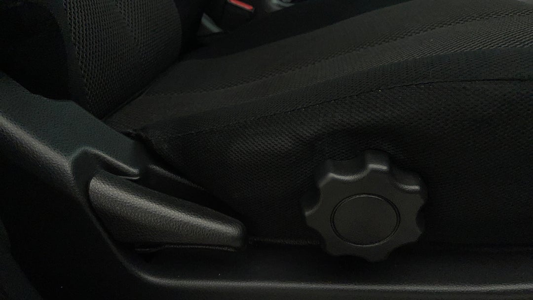 2018 Mitsubishi Triton Gls (4x4), Automatic, 69564 km, Drivers Side Adjustment Panel