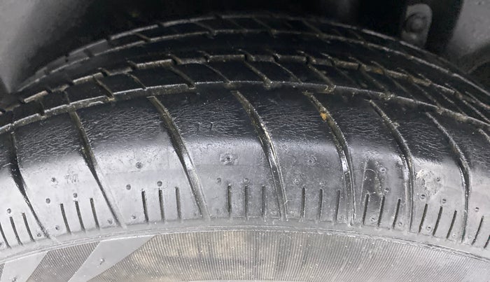 2016 Maruti Ertiga VDI SHVS, Diesel, Manual, 62,548 km, Left Rear Tyre Tread