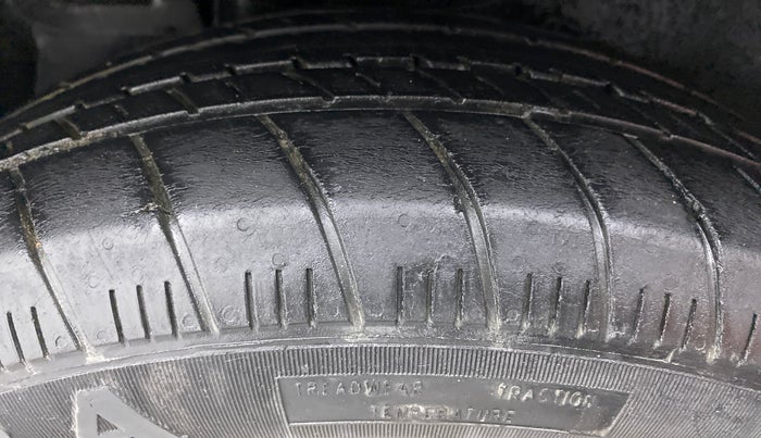 2016 Maruti Ertiga VDI SHVS, Diesel, Manual, 62,548 km, Right Rear Tyre Tread