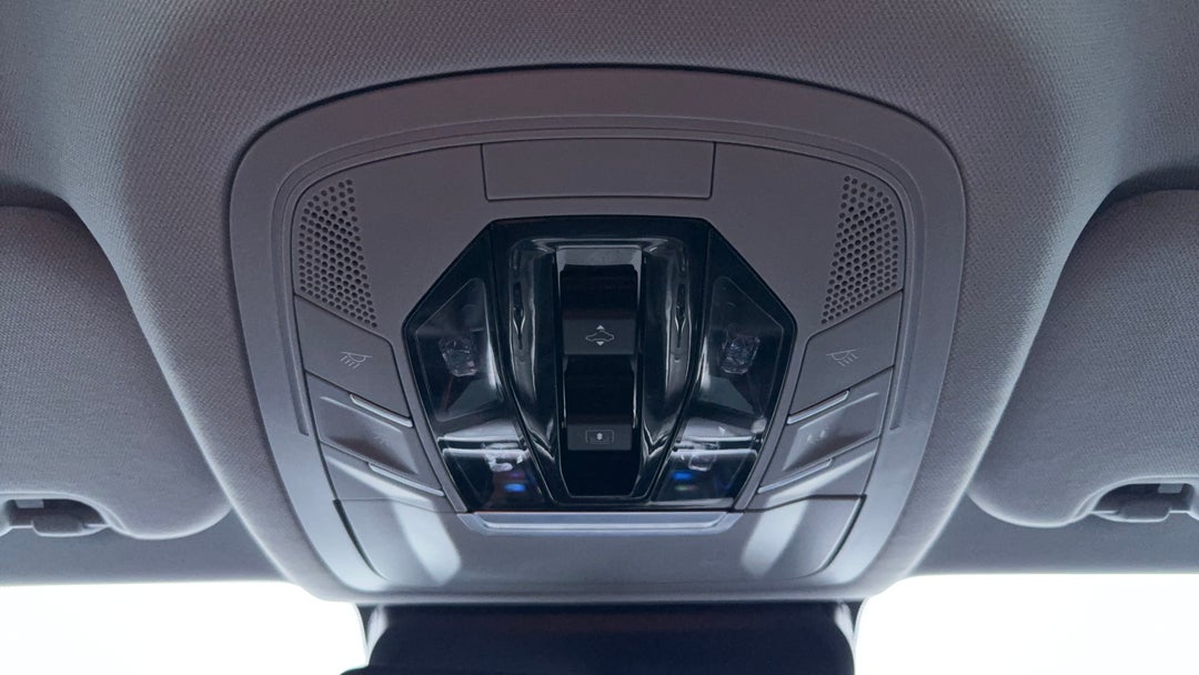 On-Roof Controls/Sunglass holder