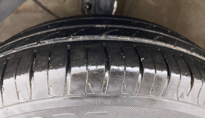 2019 Maruti Ertiga VXI SHVS, Petrol, Manual, 91,252 km, Left Front Tyre Tread