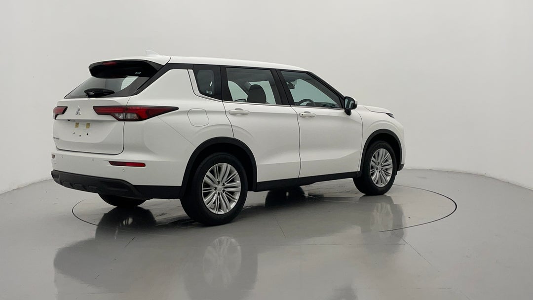 Right Back Diagonal (45- Degree) View