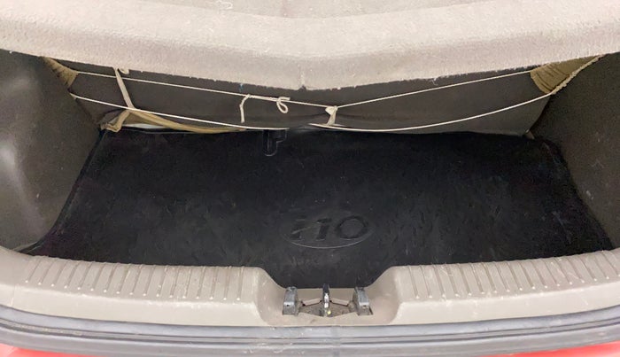2011 Hyundai i10 MAGNA 1.2, Petrol, Manual, 99,989 km, Boot Inside