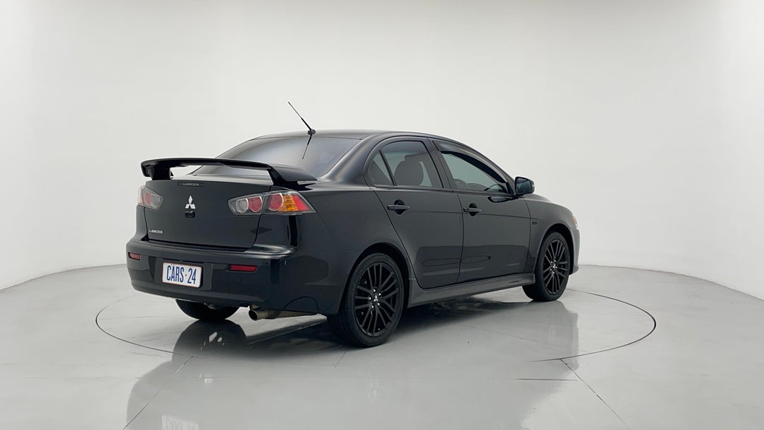 Right Back Diagonal (45- Degree) View