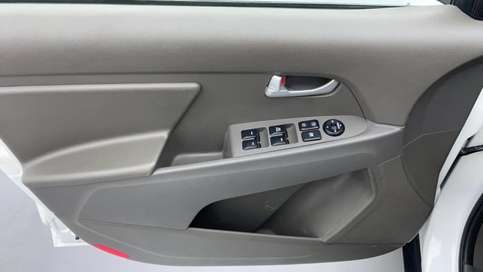 Kia Sportage-Driver Side Door Panels Controls