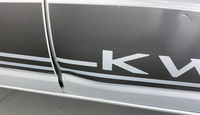 2018 Renault Kwid 1.0 RXT Opt, Petrol, Manual, 41,823 km, Rear left door - Slightly dented