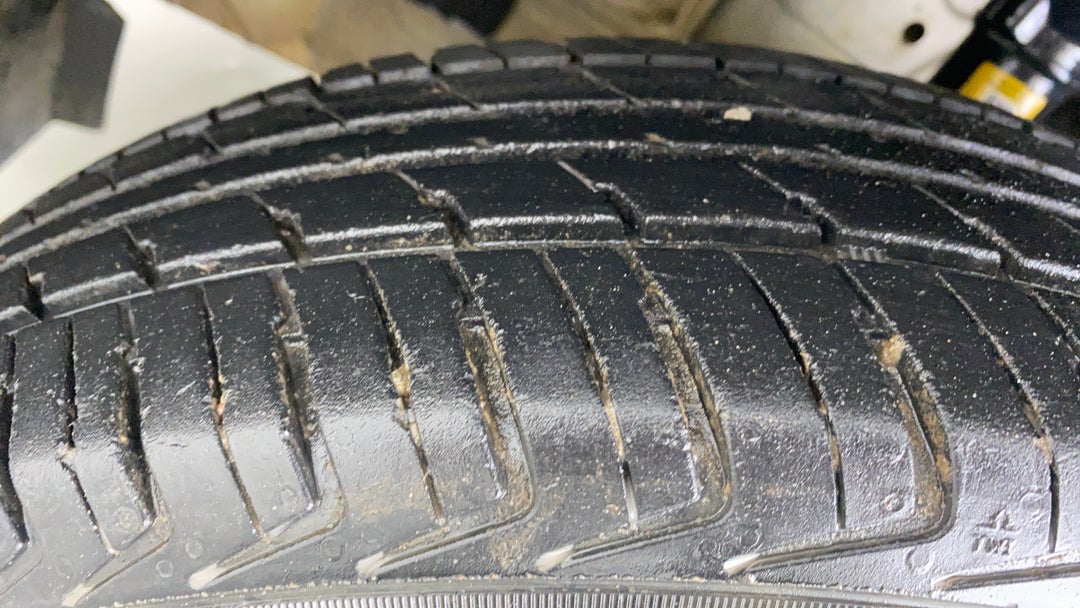 Left Front Tyre Tread