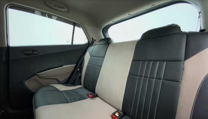 2018 Hyundai Grand i10 MAGNA 1.2 VTVT, Petrol, Manual, 41,853 km, Right Side Rear Door Cabin