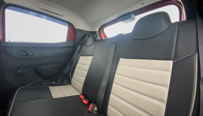 2018 Renault Kwid 1.0 RXT Opt, Petrol, Manual, 40,490 km, Right Side Rear Door Cabin