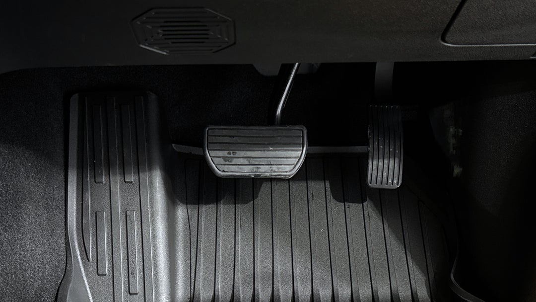 2025 GWM Tank 300 Ultra Diesel, Automatic, 3424 km, Pedals and Footmat