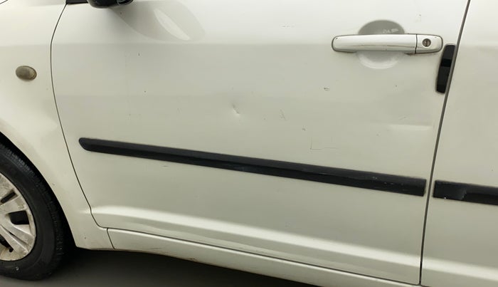 2011 Maruti Swift VXI, Petrol, Manual, 48,507 km, Front passenger door - Slightly dented