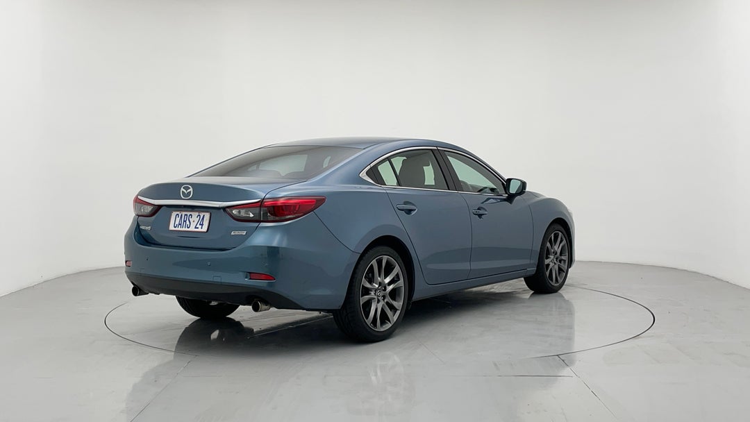 Right Back Diagonal (45- Degree) View