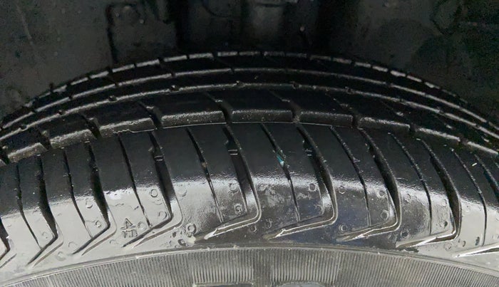 2019 Renault Kwid RXT Opt, Petrol, Manual, 6,054 km, Left Front Tyre Tread
