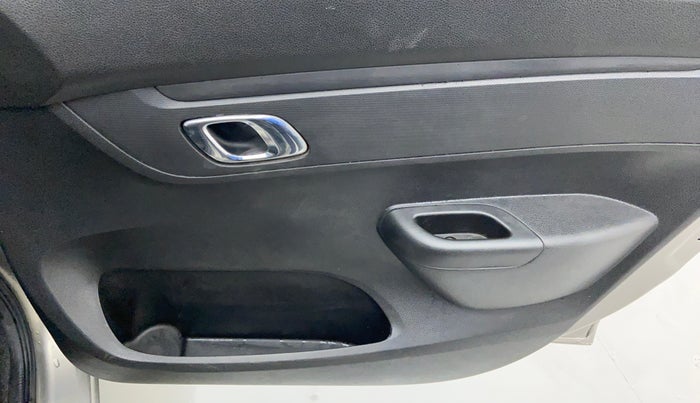 2019 Renault Kwid RXT Opt, Petrol, Manual, 6,054 km, Driver Side Door Panels Control
