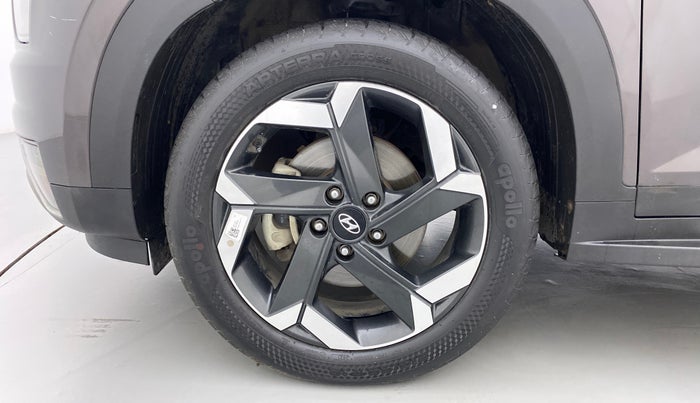 2021 Hyundai ALCAZAR PLATINUM(O) 7STR 1.5 AT, Diesel, Automatic, 26,541 km, Left Front Wheel