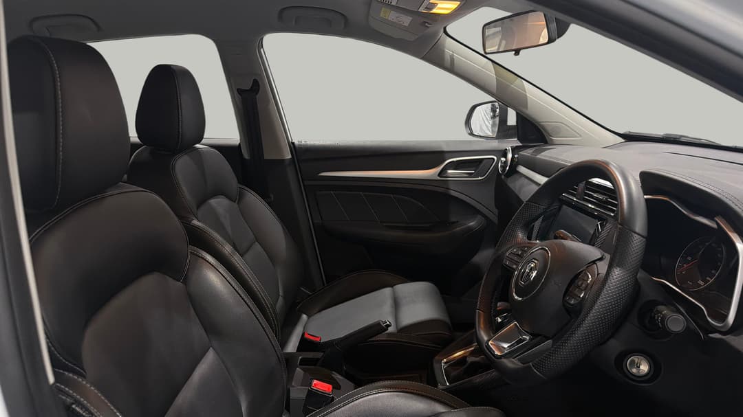2023 MG ZS Excite, Automatic, 27272 km, Right Side Front Door Cabin View
