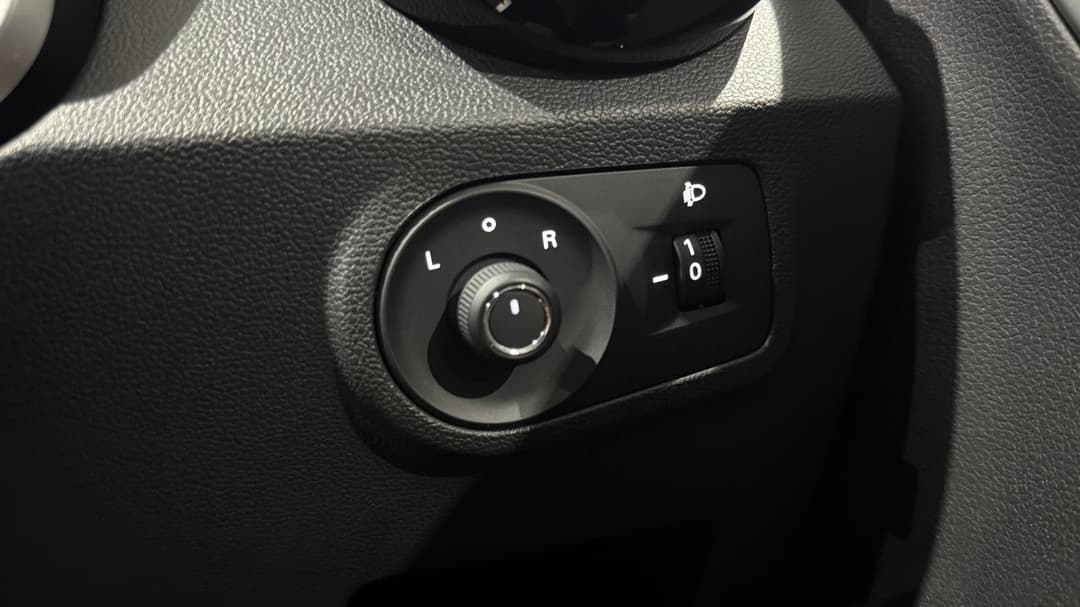 2023 MG ZS Excite, Automatic, 27272 km, Utility Switches/Buttons