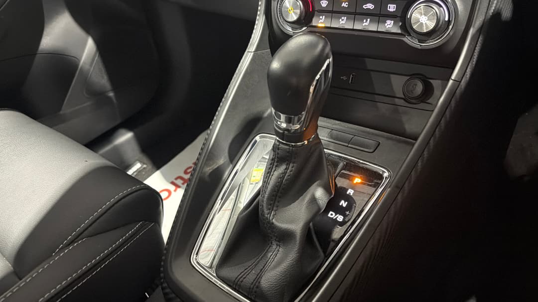 2023 MG ZS Excite, Automatic, 27272 km, Gear Lever 