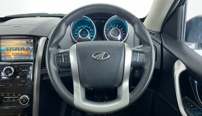 2019 Mahindra XUV500 W9, Diesel, Manual, 29,839 km, Steering Wheel Close Up