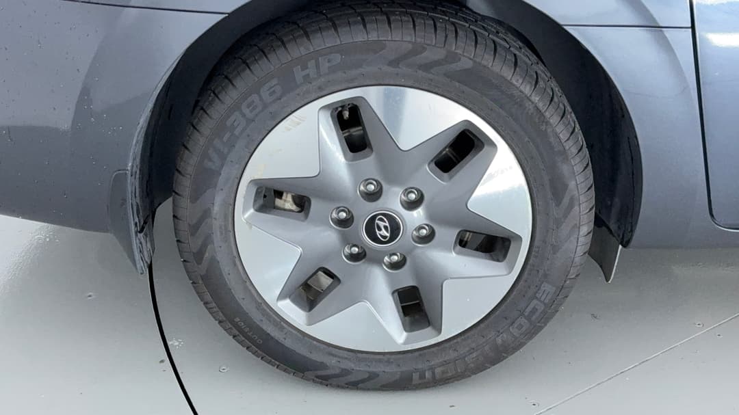 2022 Hyundai Staria Staria, Automatic, 84938 km, Right Rear Wheel